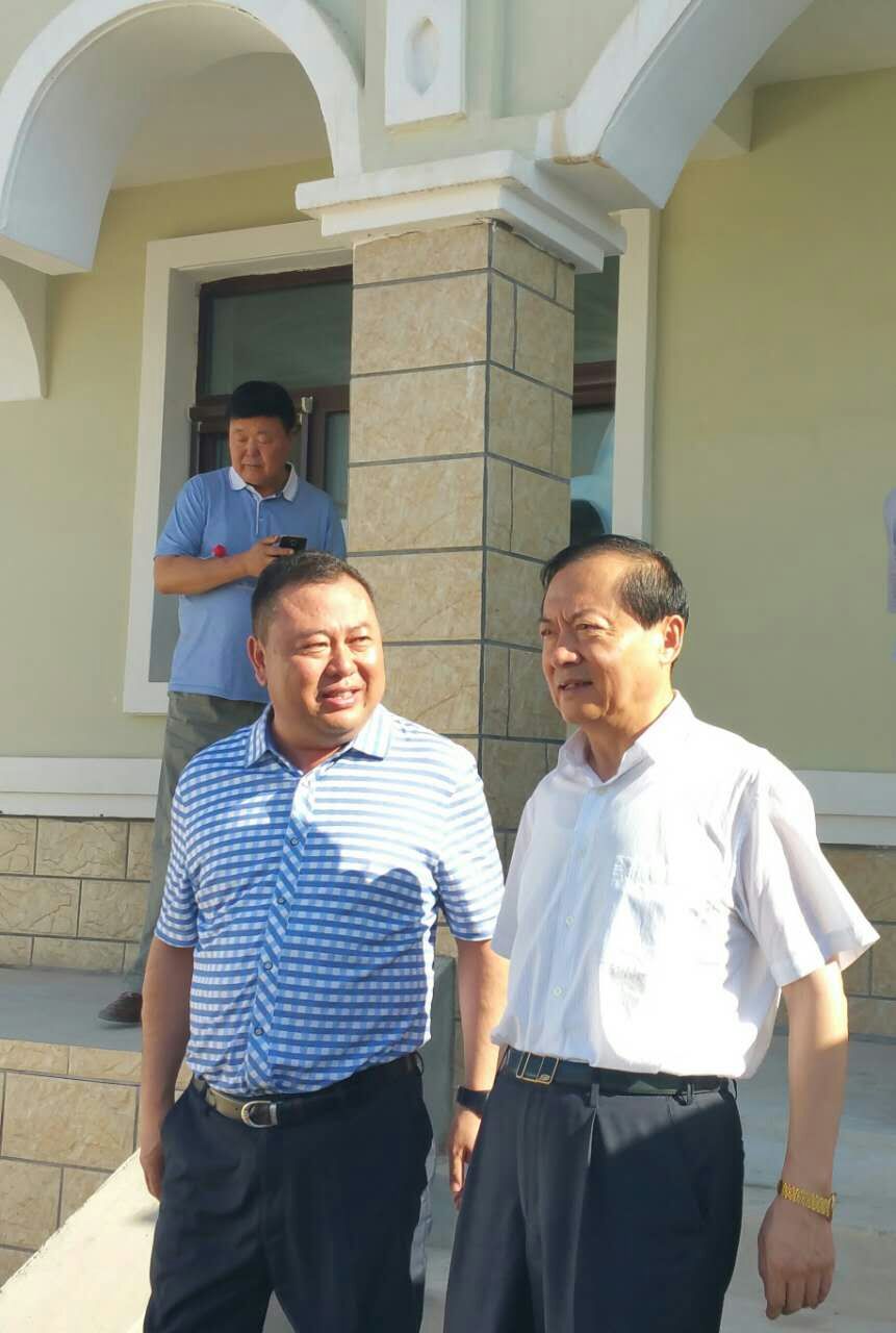 刘新齐司令员视察集团公司哈密金色阳光项目  - 集团动态 - 新疆大湾房产（集团）有限公司